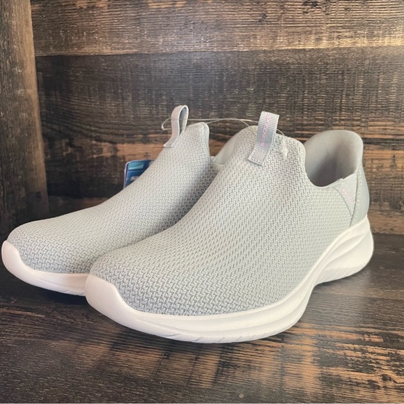 NWT Skechers Women’s Swift Fit Gray Slip-On Shoes Sz 7 - Picture 3 of 14